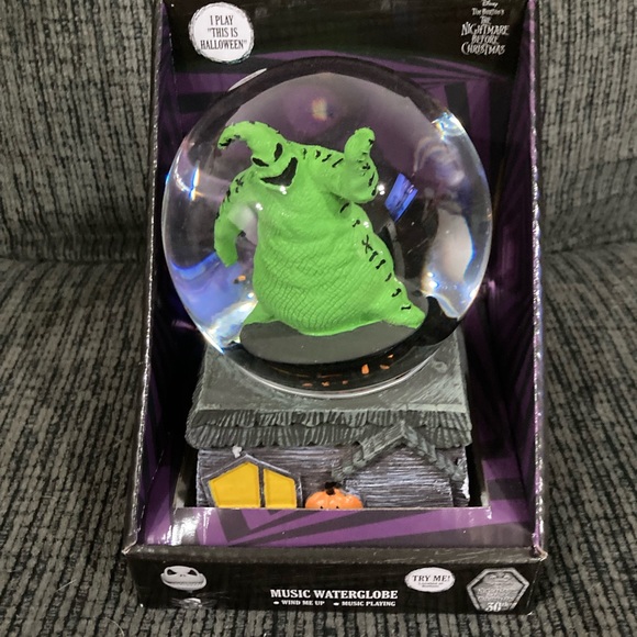 Nightmare Before Christmas 30th Anniversary musical Waterglobe - Picture 2 of 2